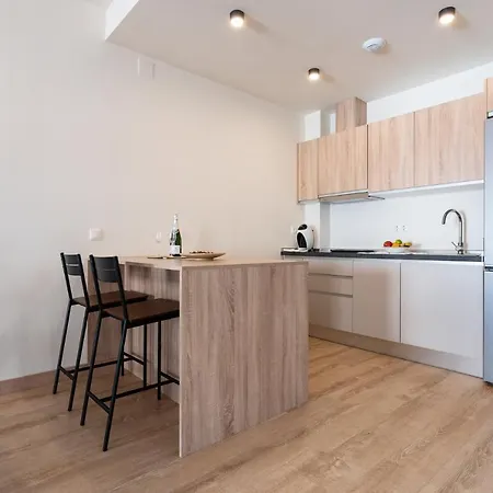 Malagasuite Comfortable 4 דירה *